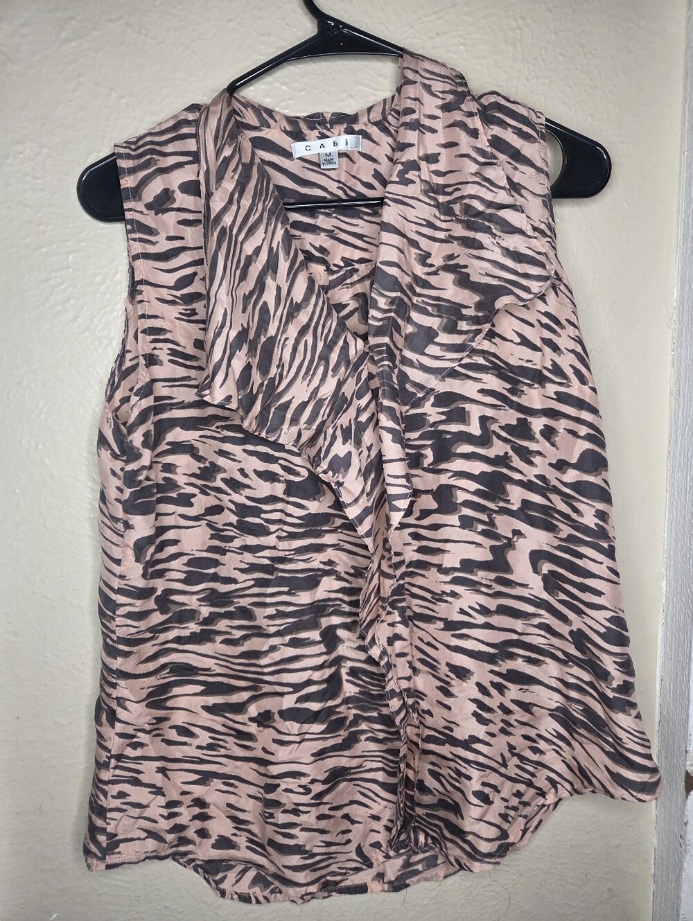 CAbi Blouse Just So Silk Tiger Zebra Ruffle Sleeveless Blouse Top Sz M Style 104